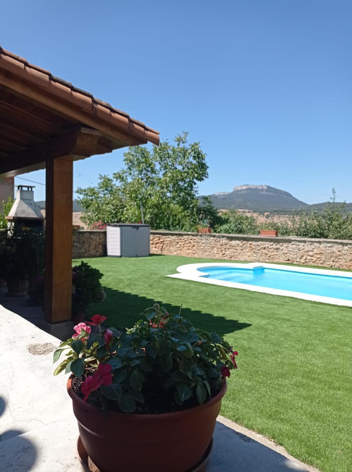 El Encinedo Villa Genevilla ภายนอก รูปภาพ