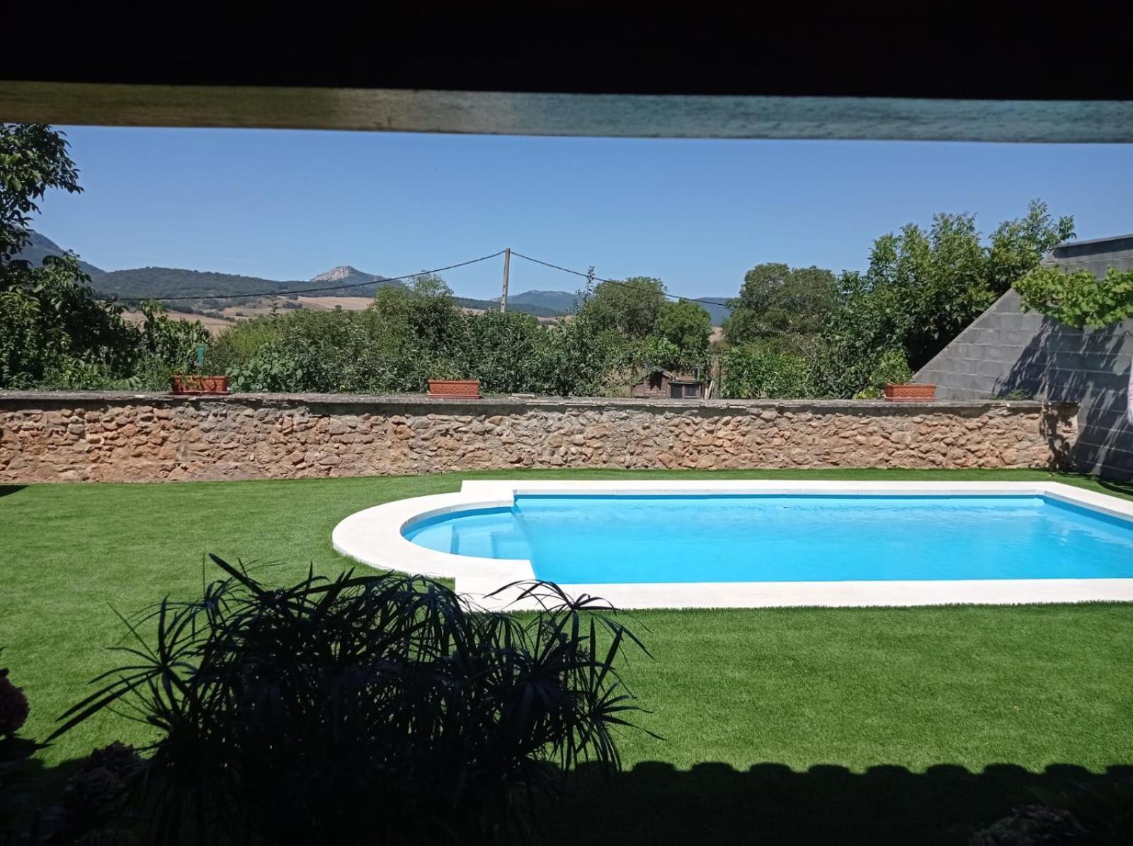 El Encinedo Villa Genevilla ภายนอก รูปภาพ